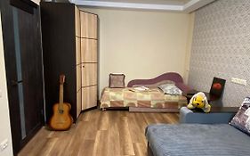 Apartment 30 M2 On Sergei Esenin 11