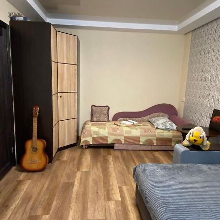 Apartment 30 M2 On Sergei Esenin 11 Харків Екстер'єр фото