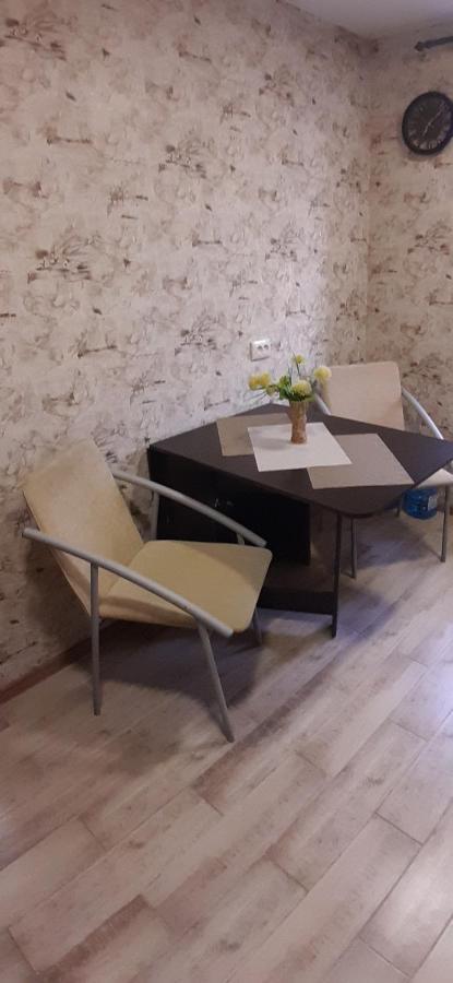 Apartment 30 M2 On Sergei Esenin 11 Харків Екстер'єр фото