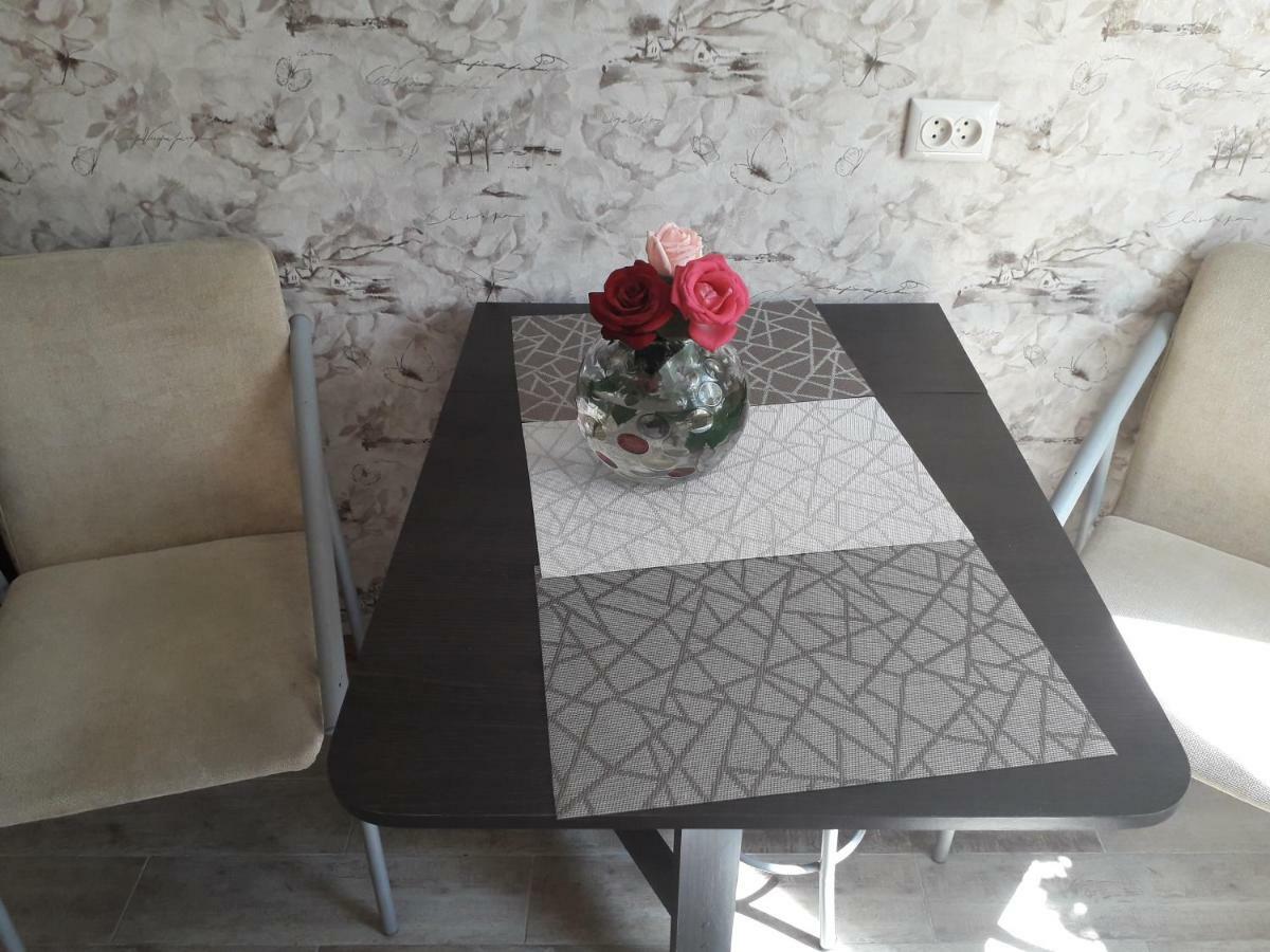 Apartment 30 M2 On Sergei Esenin 11 Харків Екстер'єр фото