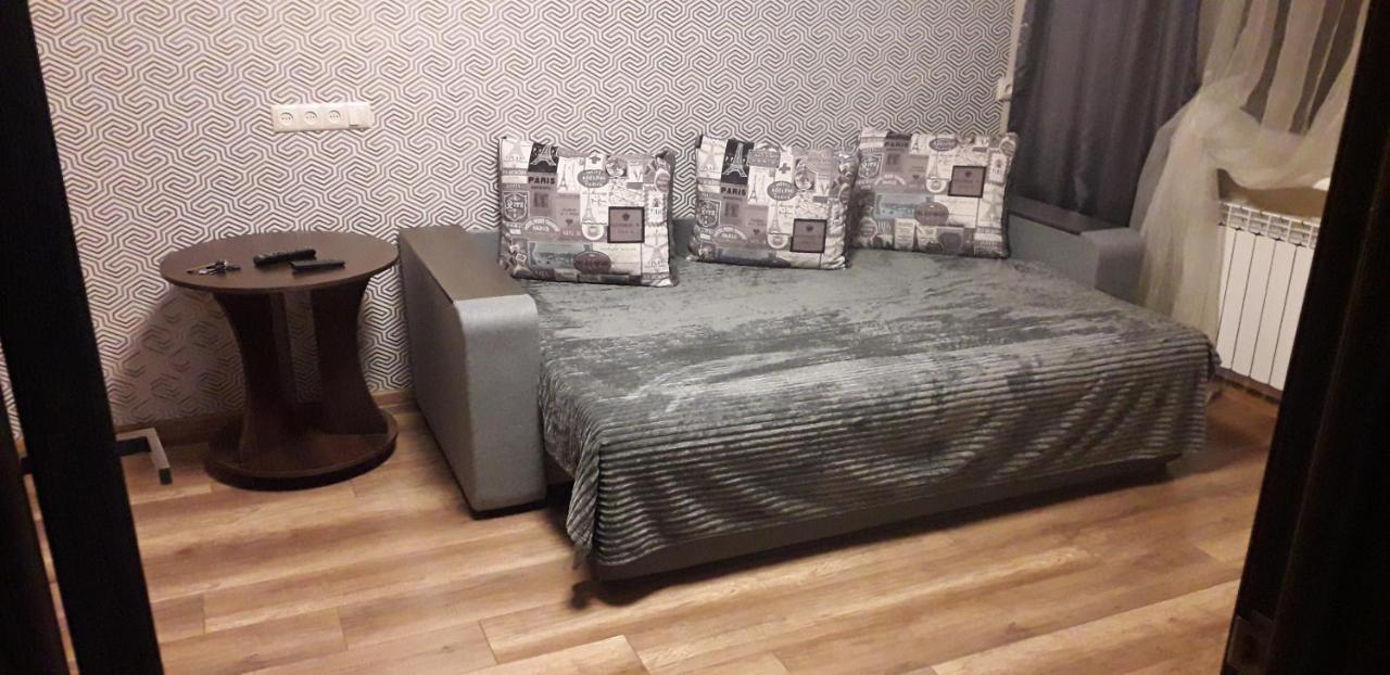 Apartment 30 M2 On Sergei Esenin 11 Харків Екстер'єр фото